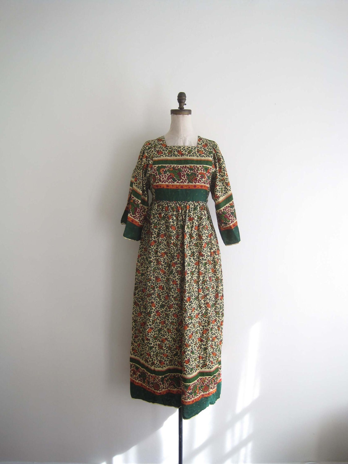 vintage 1970s dress / maxi ( HARVEST BLOSSOM )