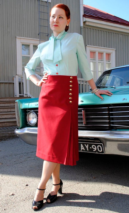 Louise-skirt, 50's repro red wool mix crepe, size US 14