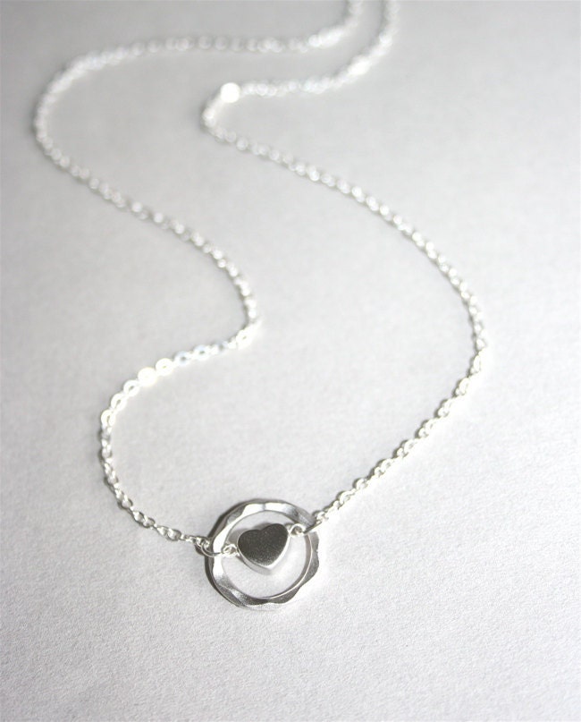 Heart Necklace with Hammered Circle in silver by smilesophie