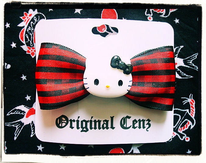 Hello Kitty Checkered Hair Bow