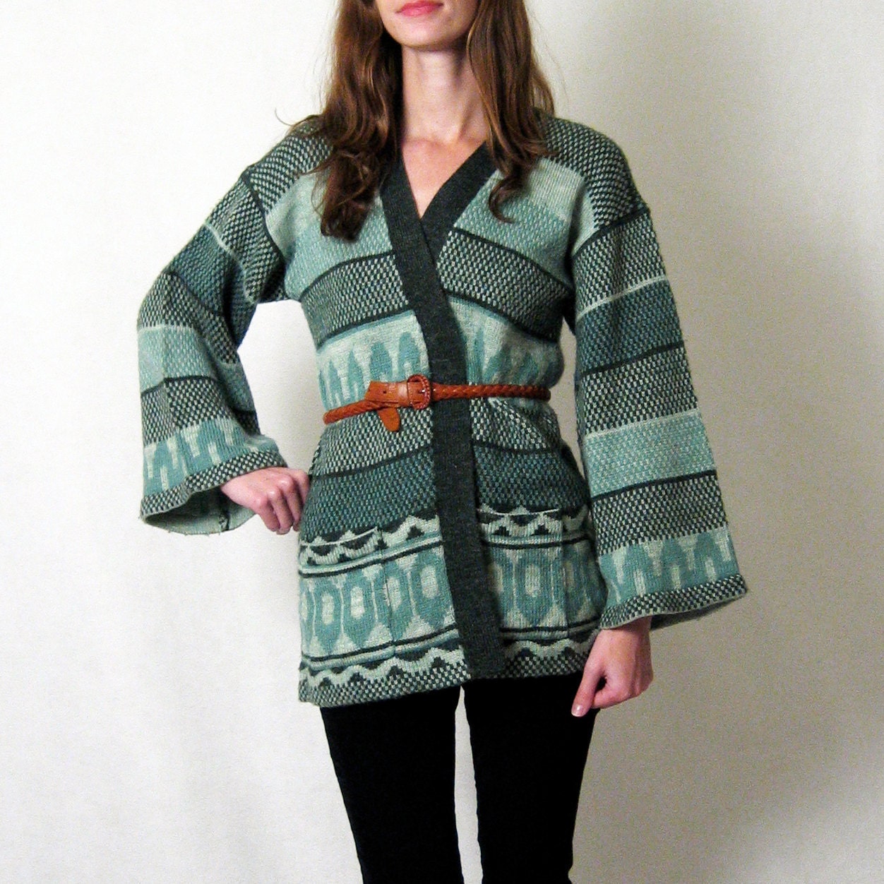 1970s GREEN STRIPE ethnic knit wrap sweater, m-l