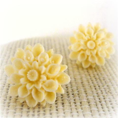 Flower Blossom Earrings - Dahlia Flower - Vanilla Cream Resin Post Earrings