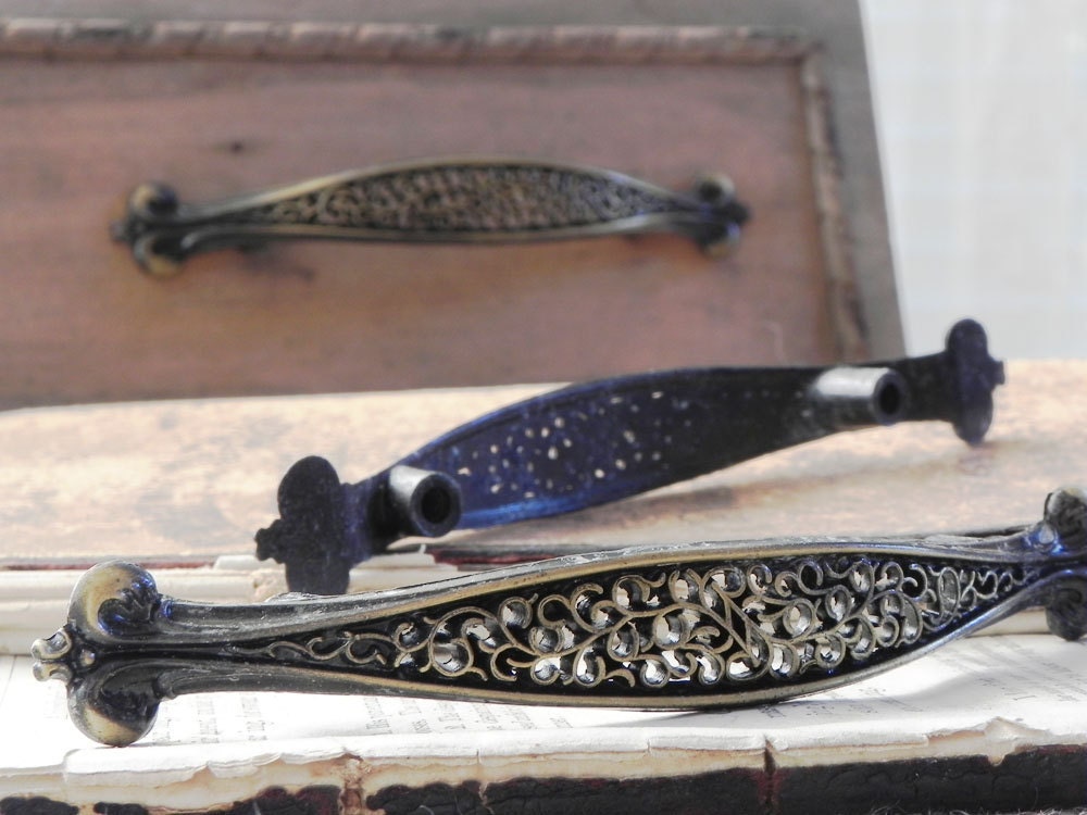 8 vintage drawer pulls