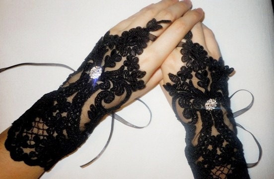 Black Bridal Wrist Cuffs,Gothic Gloves, Black Lace Gloves , Bride,Bridal Lace,Wedding Gloves,Romantic,Fashion,Cuffs Wedding Cuffs