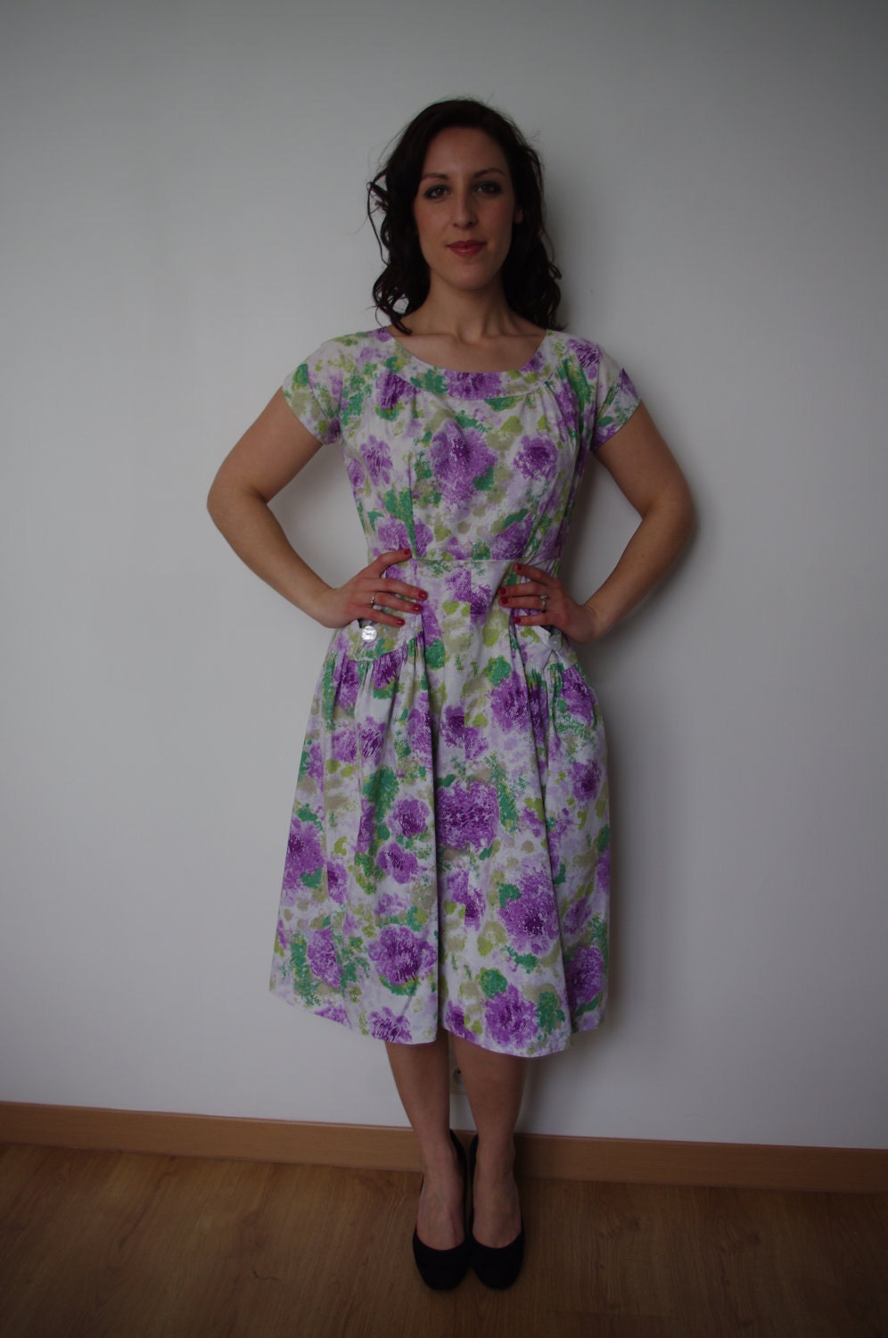 1950s/60s Vintage dress with purple and green flowers - medium - M