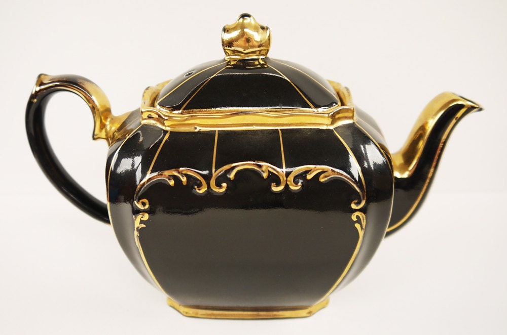 1940s Sadler Black and Gilt Teapot