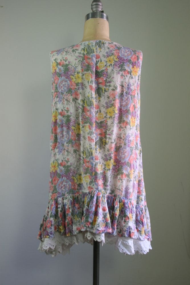 Pastel floral babydoll dress / grunge / garden party / eyelet lace / ruffle