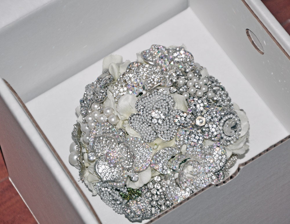Wedding brooch and crystal bouquet deposit