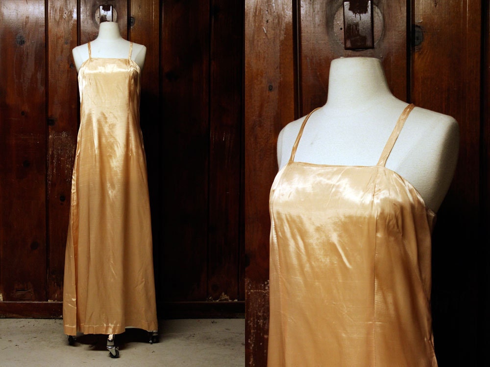 1930s slip / 30s nightgown / full slip peach satin vintage lingerie / size large L