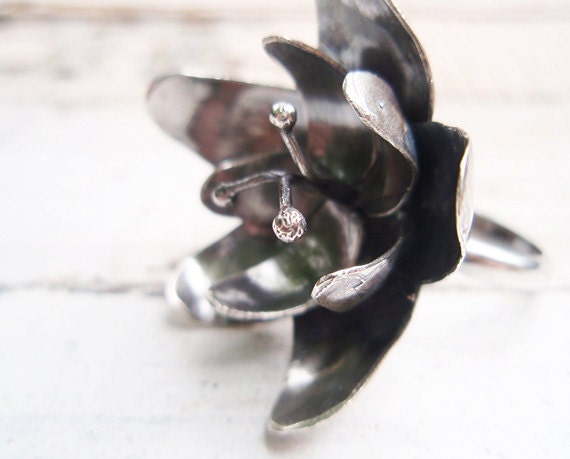 flower ring: night blossom