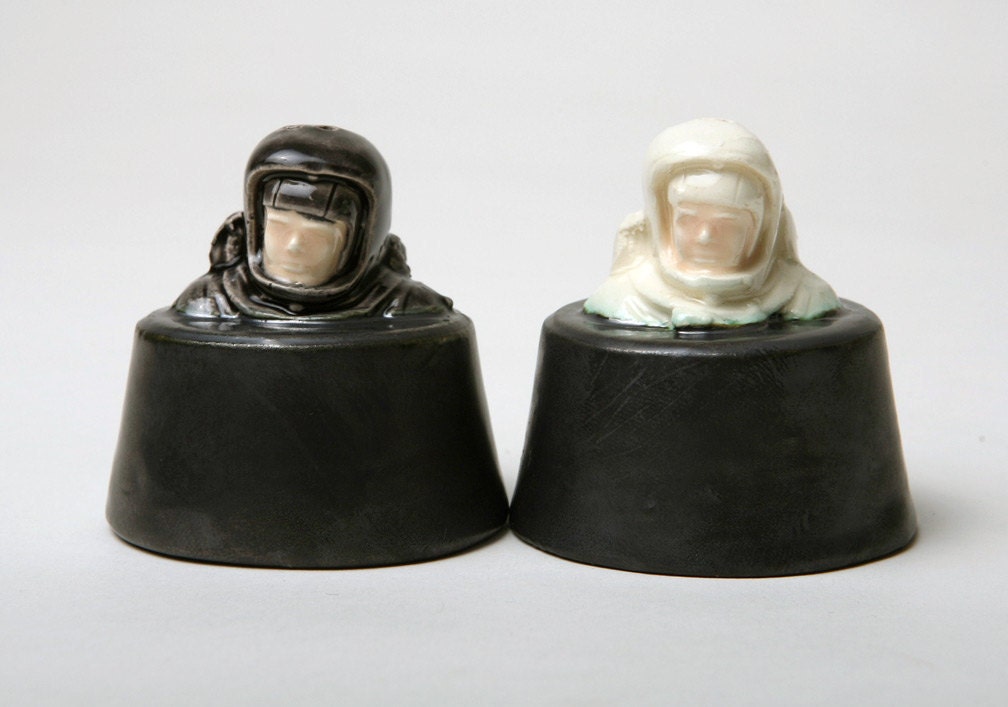 Astronaut Salt And Pepper Shakers - Ground Control to Major Tom