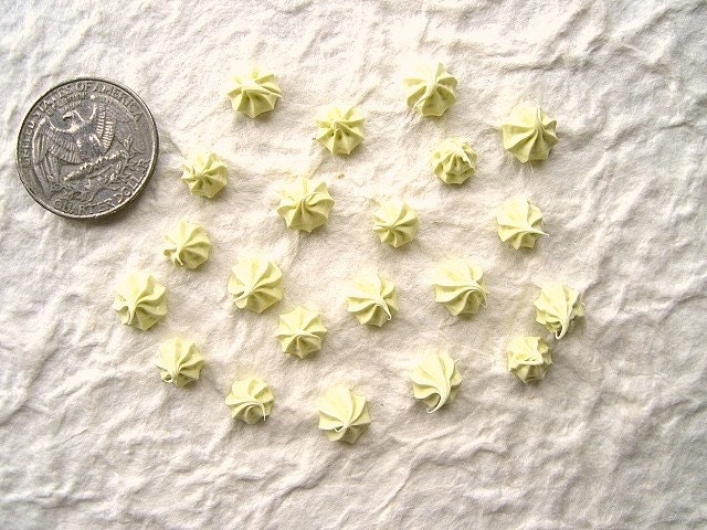 Cute Japanese Slicon Whip Cream Clay Sweets Embellishments - 21 Whip Cream Cabochons 5mm YELLOW