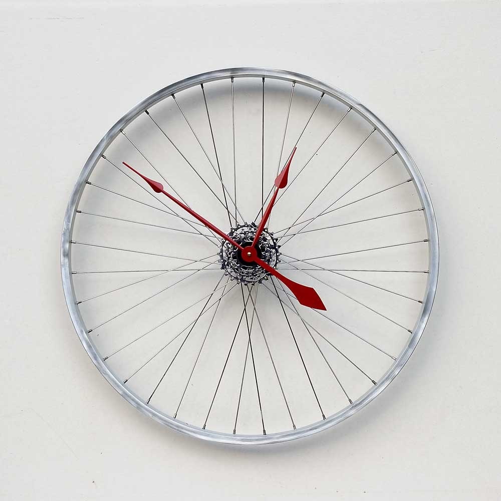 Clock made from a Recycled Bike Wheel