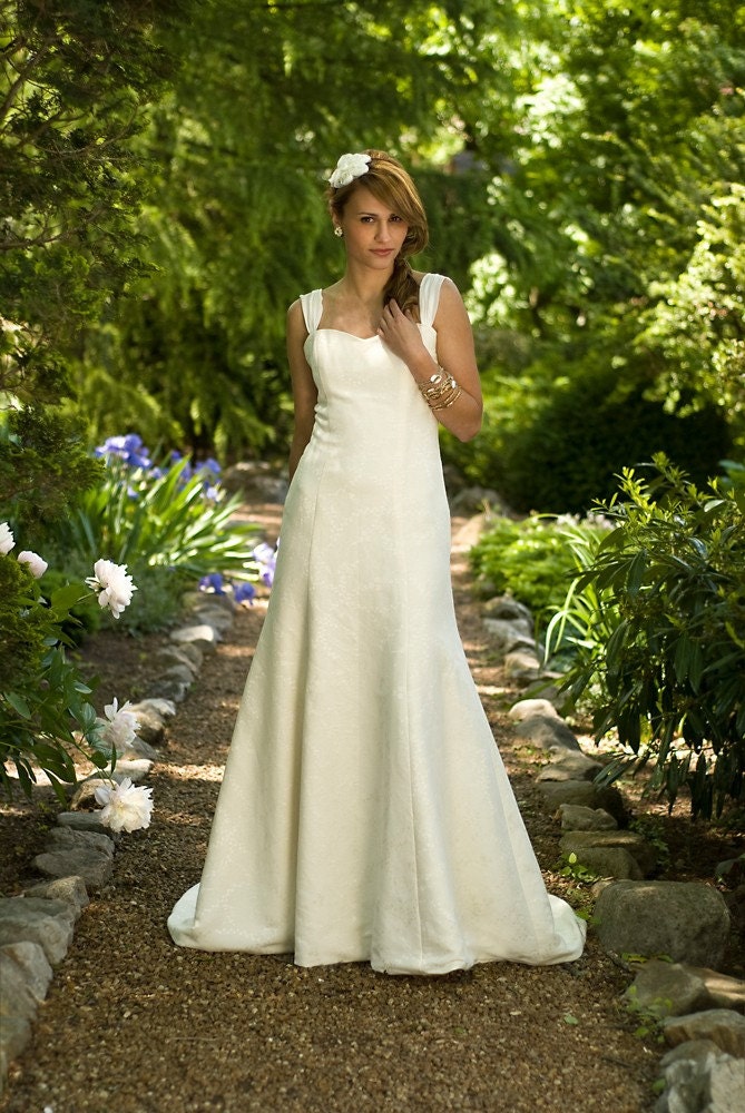  Long Wedding Dress with Train and Chiffon Straps Off White Ivory Hemp 