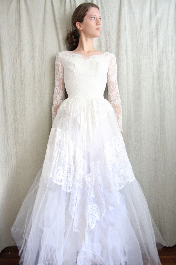 Vintage 1950s Lace Wedding Gown From adVintagous