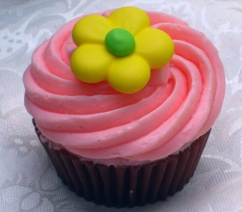 Daisy Dreams Cupcake Soap