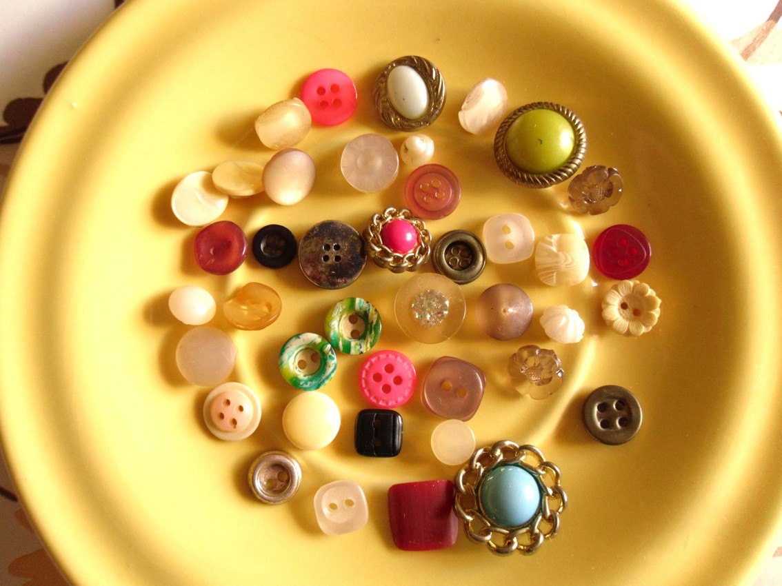 87 lovely vintage mix buttons from 70s From mytreasury