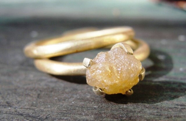 Ring 18k Yellow Gold and Rough Diamond Wedding Set From AurumJewelry