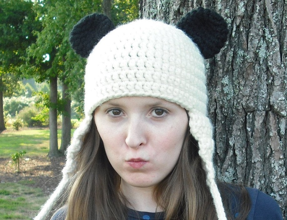 Simple newborn hat with ear flaps - Crochet Me