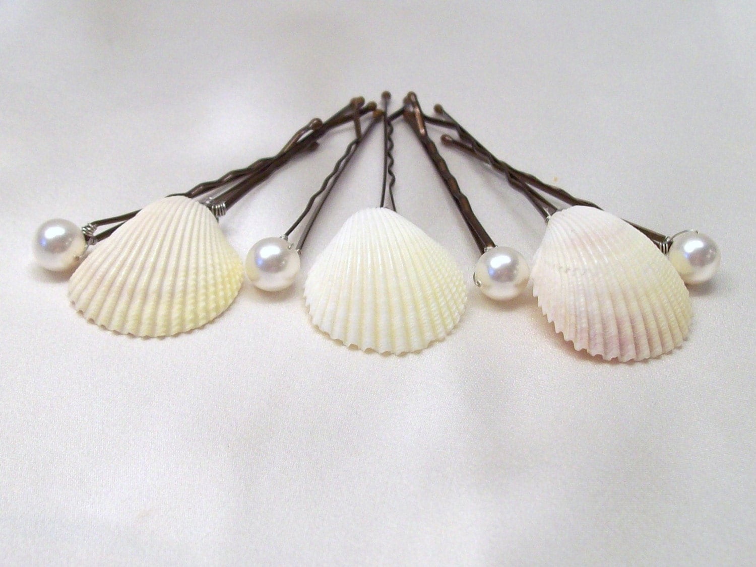 wedding accessories-93 wedding hair accessories, wedding cakes, wedding dresses ring pillow, wedding accessories-93