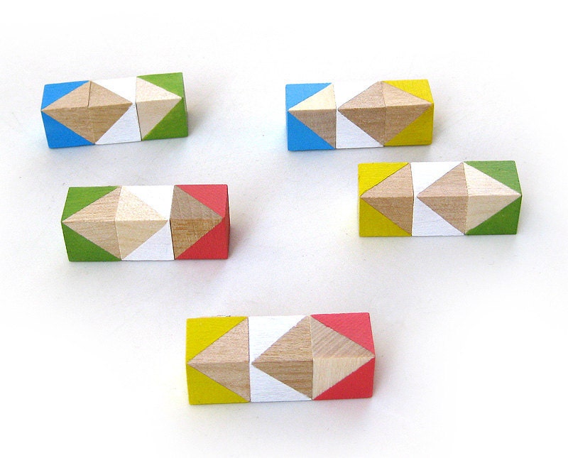 Wood Geometric FLAGG Brooch. From olula