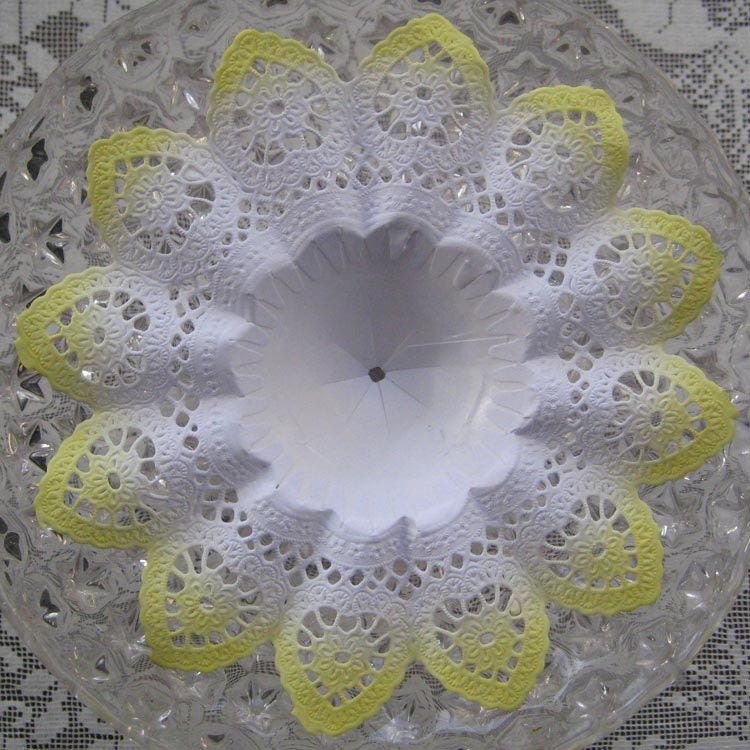 Made In Germany Fancy Paper Lace Wedding Bouquet Holder