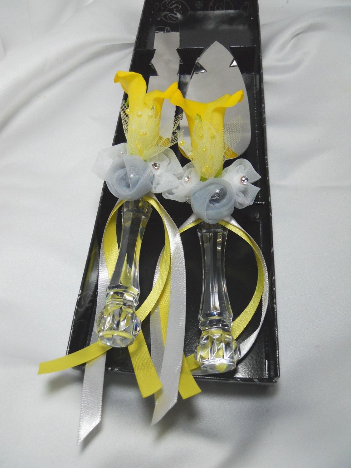 Wedding Day Cake Server Set Gray And Yellow Silk Floral Calla Lily