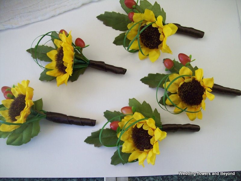 CuSToM MaDe To oRDeR SuNFLoWeR BouToNNieReS WooDSeY FaLL WeDDiNG FLoWeRS