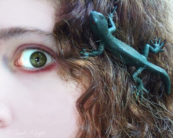 Lizard barrette, weird funky kitsch Halloween hair accessory in dark green, Teagan the short tail lizard
