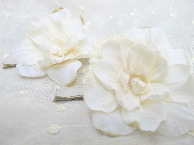 Ivory Hair flower hair clips Lace Pearls Wedding hair accessories 