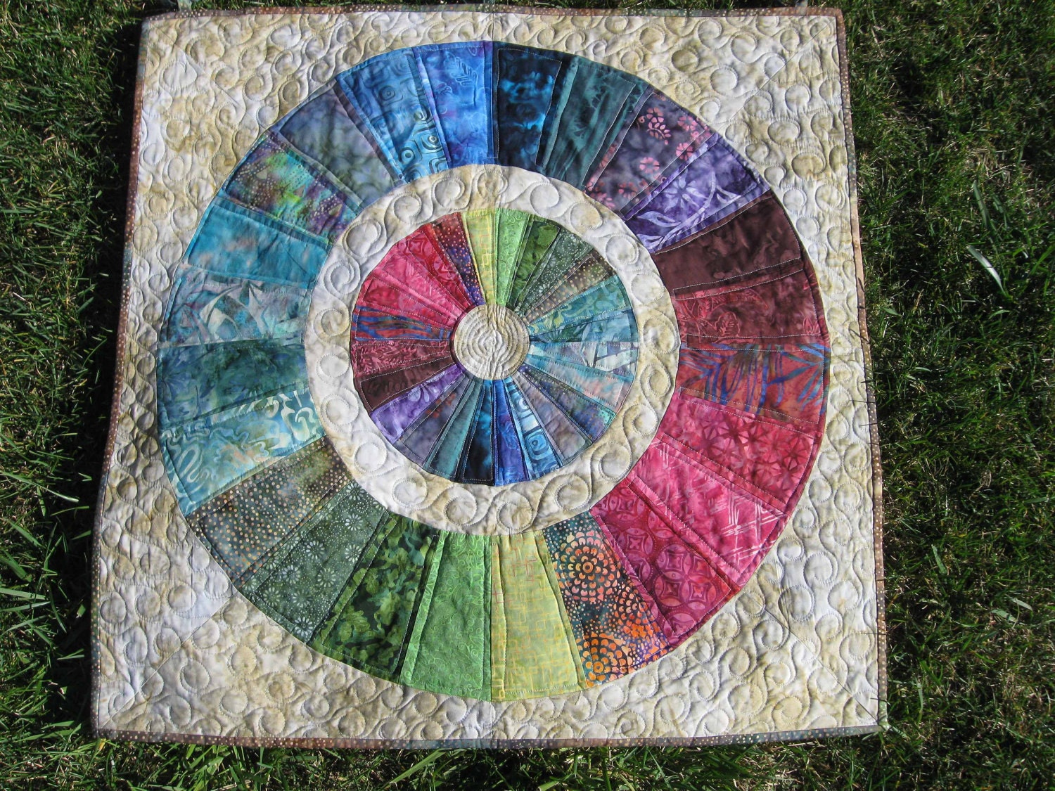 another color wheel quilt! | Colorful quilts, Quilts, Quilting designs