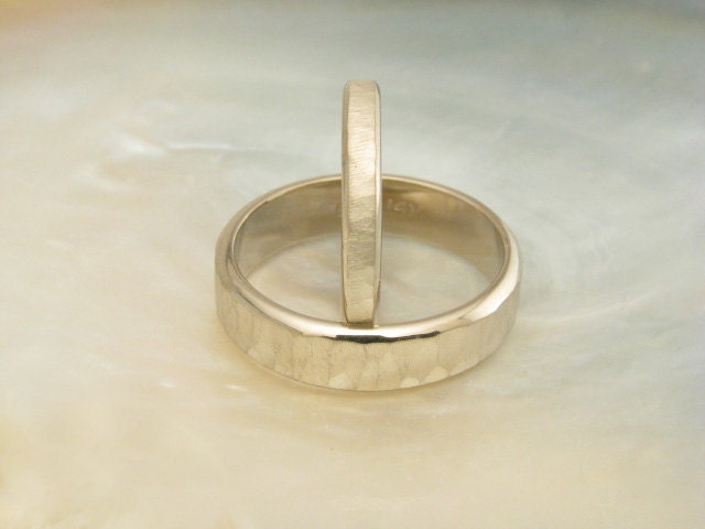 custom wedding rings hammered wedding band set in 14k palladium white 