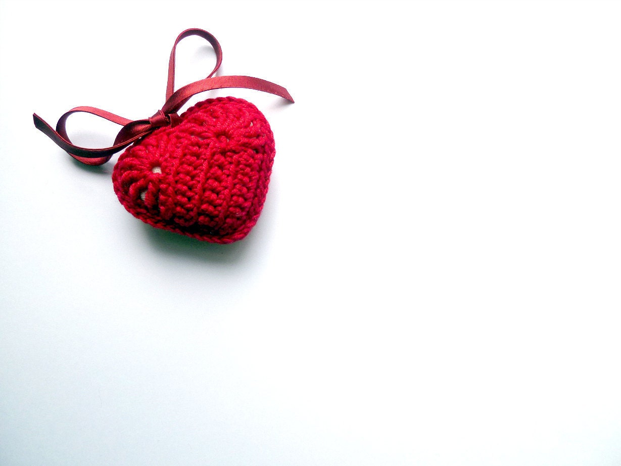 Crochet a Mitten Gift Topper - Better Homes and Gardens - Home