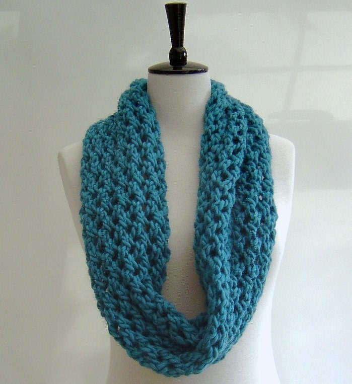 Quick Knitted Cabled Cowl Pattern |A Crafty House