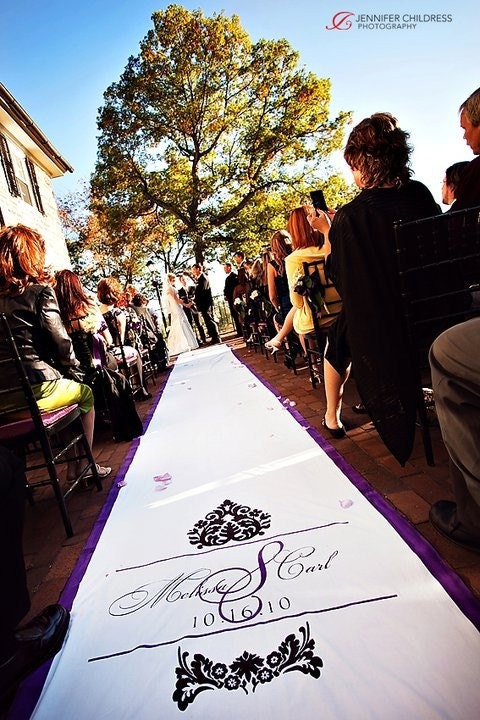 Damask Aisle Runner pictures