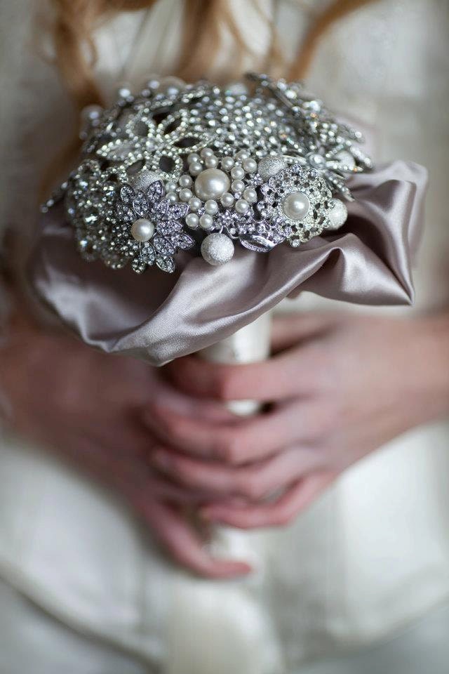 Brooch wedding bouquet SALE order before May 1st and get 100 dollars off