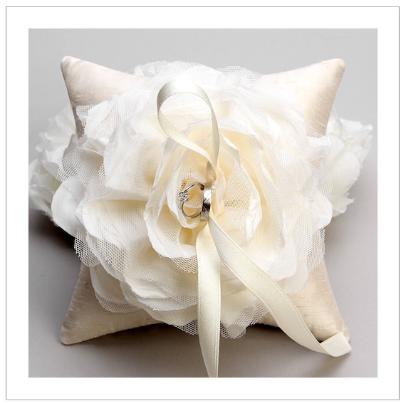 wedding ring pillow: ivory Laurel flower on ivory silk 6"x6"