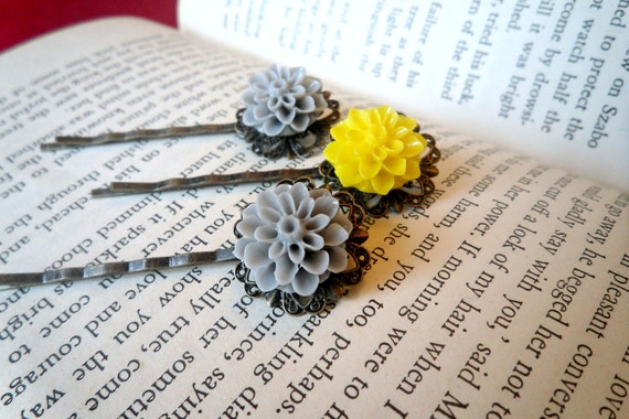 Grey and Yellow Mum Bobbies