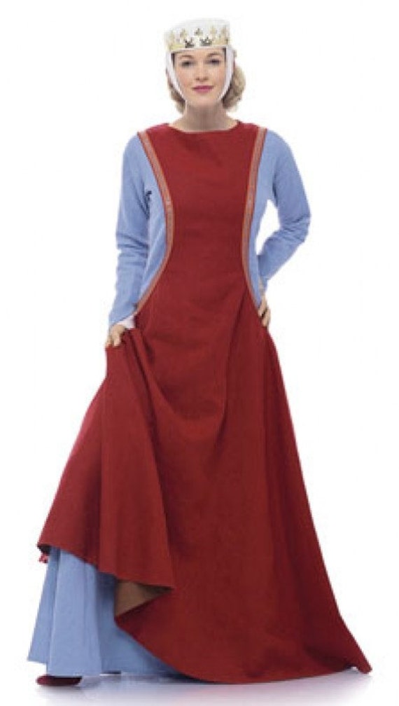 Medieval cutaway surcoat | Medieval clothing, Medieval dress pattern ...