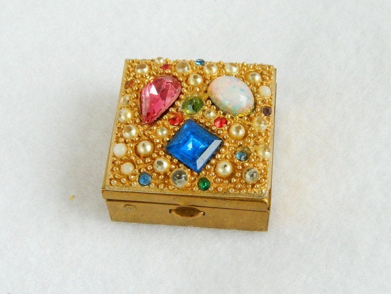 Vintage jeweled pill box | Pill boxes, Vintage jewels, Trinket boxes