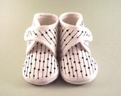 Baby Booties Modern Dotted White Black Baby Shoes Newborn