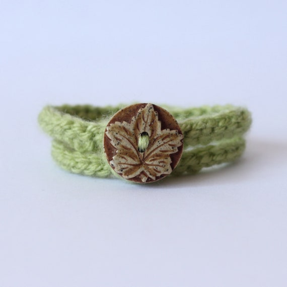 Crochet Wrap Bracelet Green with Wooden Leaf Button