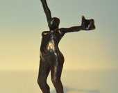 Dancing figure variation 3