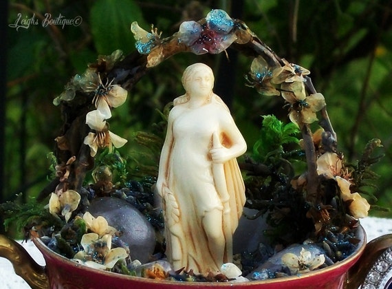 Diana, Artemis Retro Vintage Teacup Altar Shrine Statuary