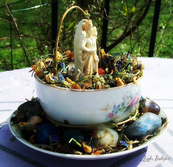 Vishnu Hindu God Retro Vintage Teacup Altar Shrine Statuary