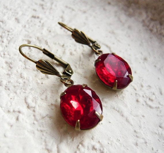 Vintage Ruby Red Rhinestone Earrings by MaruMaru on Etsy