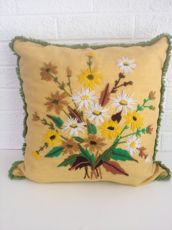 Vintage Daisy Crewel Embroidery Pillow