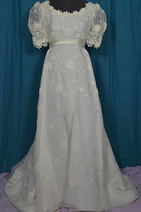 Vintage 1960s Empire Style w Train Wedding Dress, Exquisite Bridals Inc, ILGWU, Made in USA, Size 10