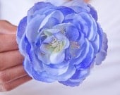 Cauliflower Blue Ranunculus Hair Flower