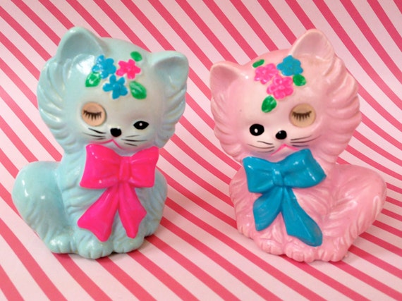 Rare Vintage Kitsch Lovely Pair of Pink and Blue Matching Kitty Cat Salt and Pepper Shakers with Winking Eyes Lugenes Japan